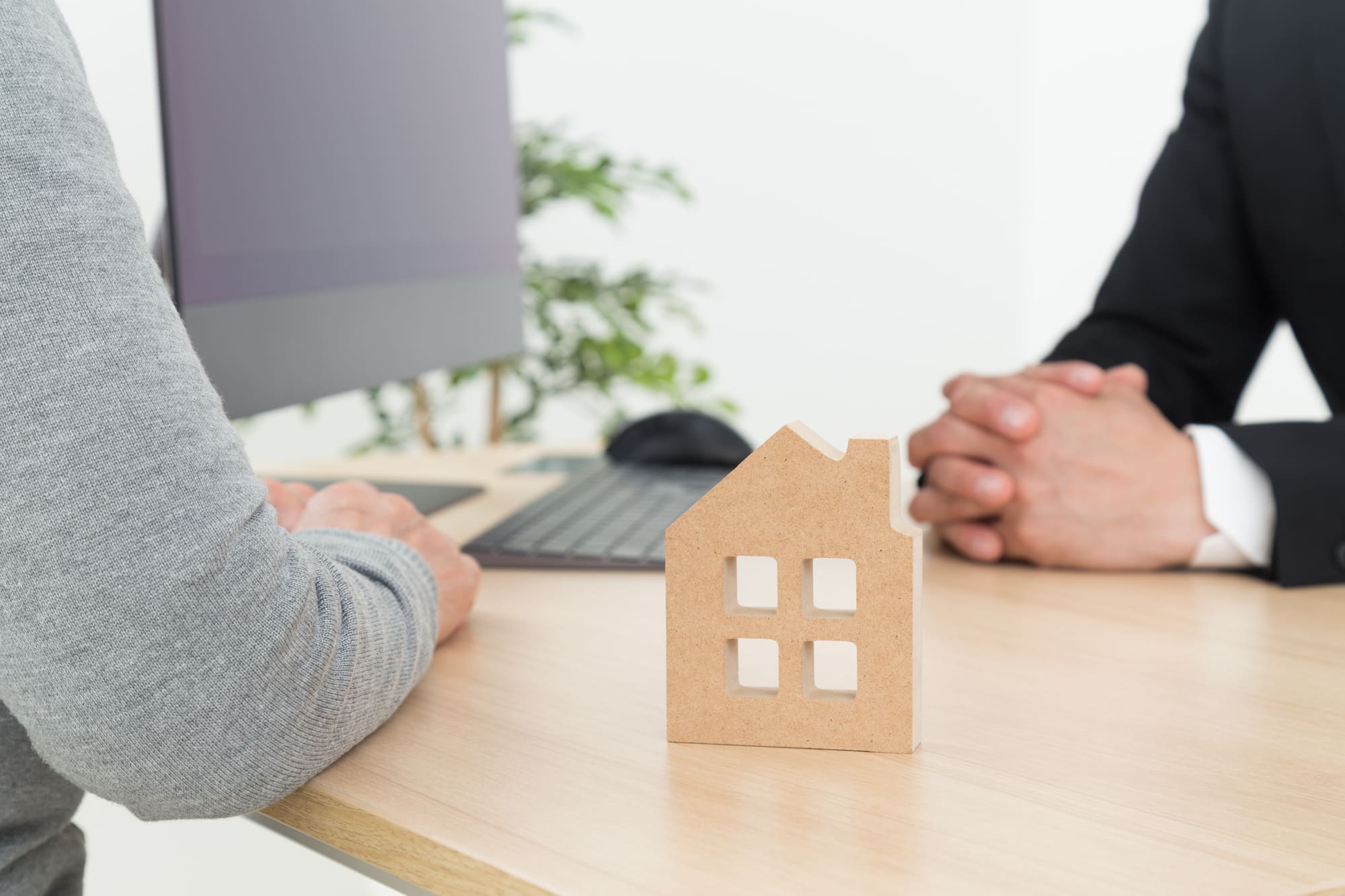 住宅ローン契約時に生命保険は見直すべき?保障内容の見極めポイント